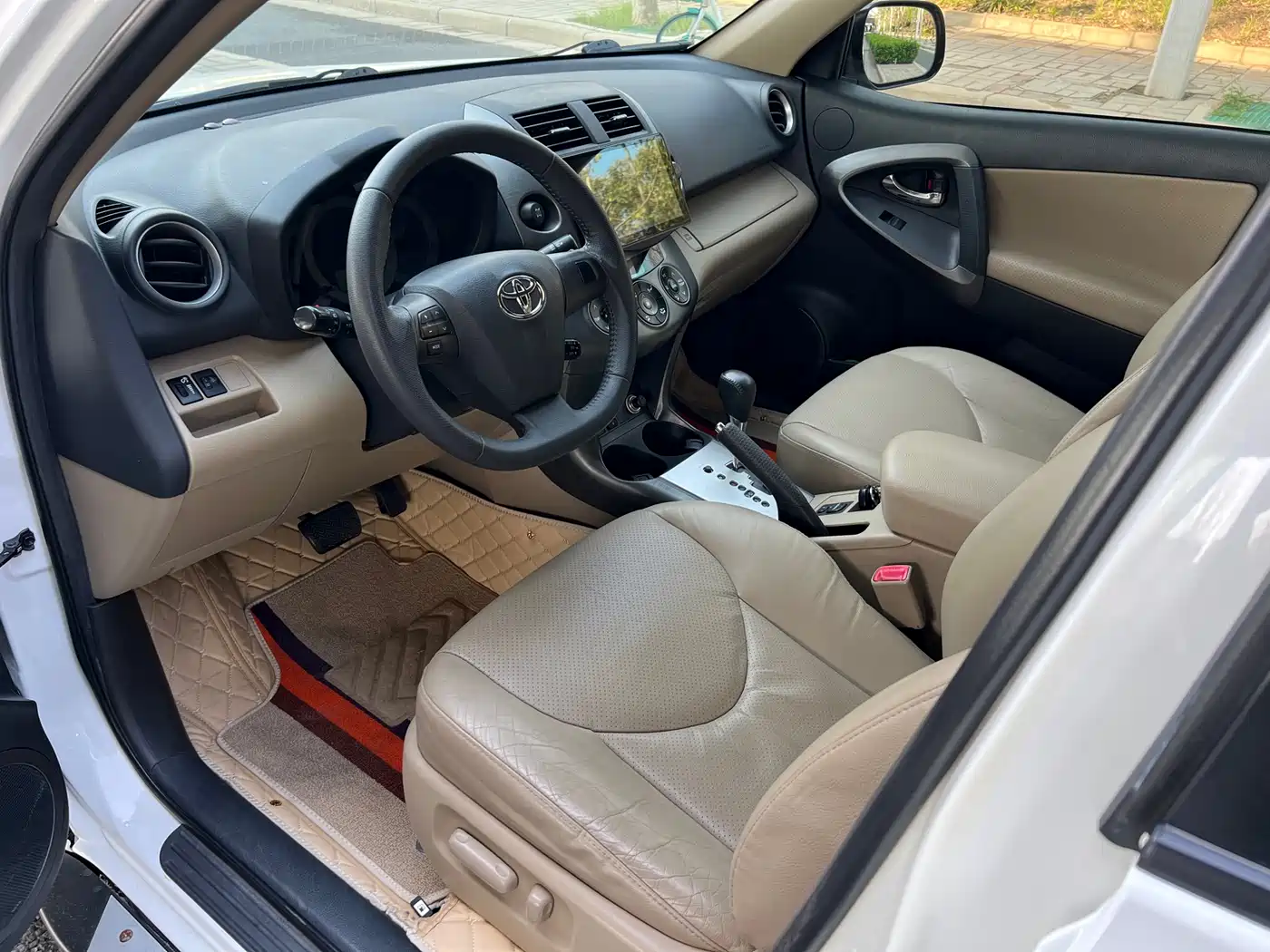 Toyota RAV4 Rongfang 2012 Styling Edition 2.4L Automatic 4WD Luxury фото 8
