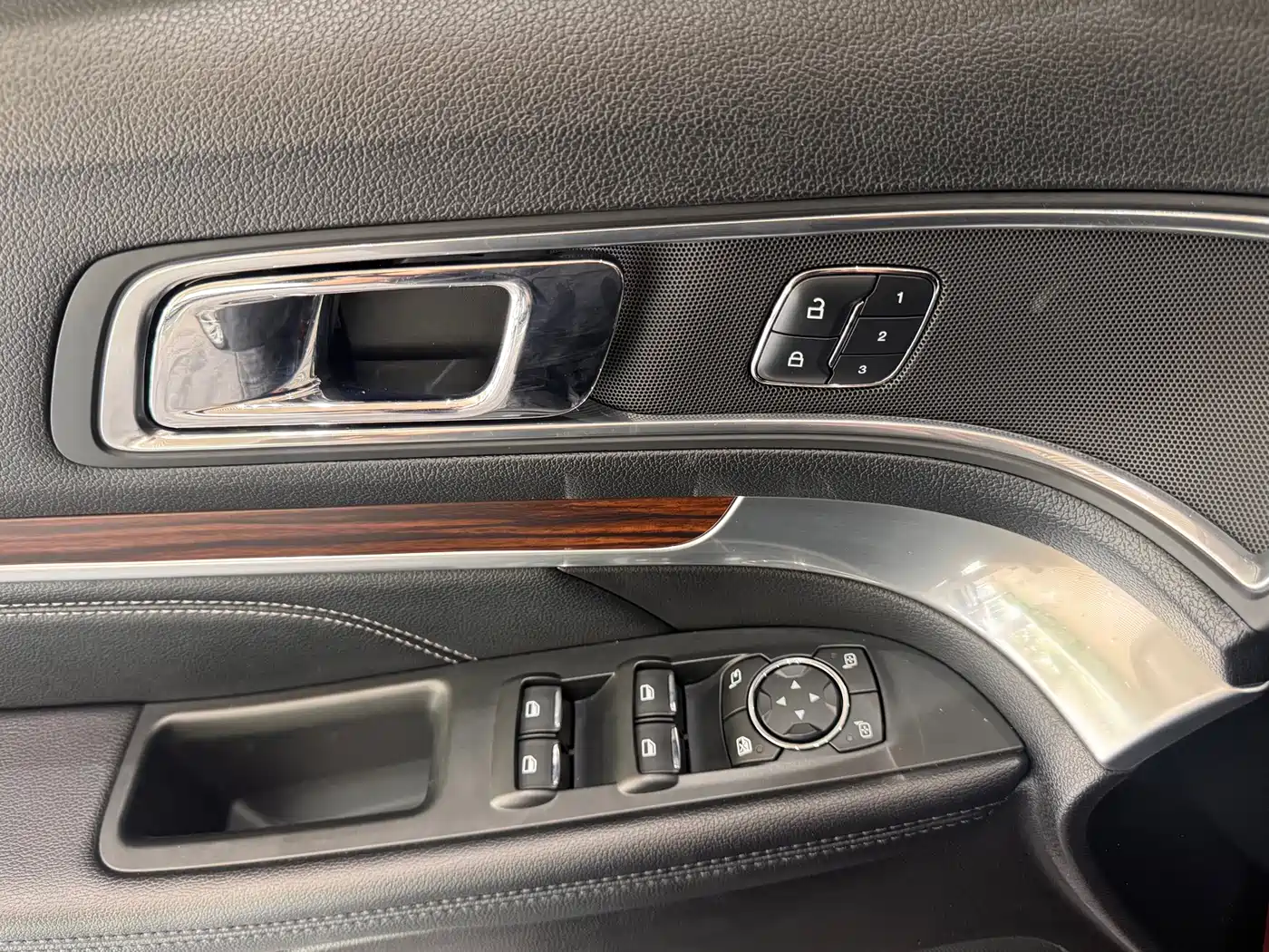 2019 Ford Explorer (Import)