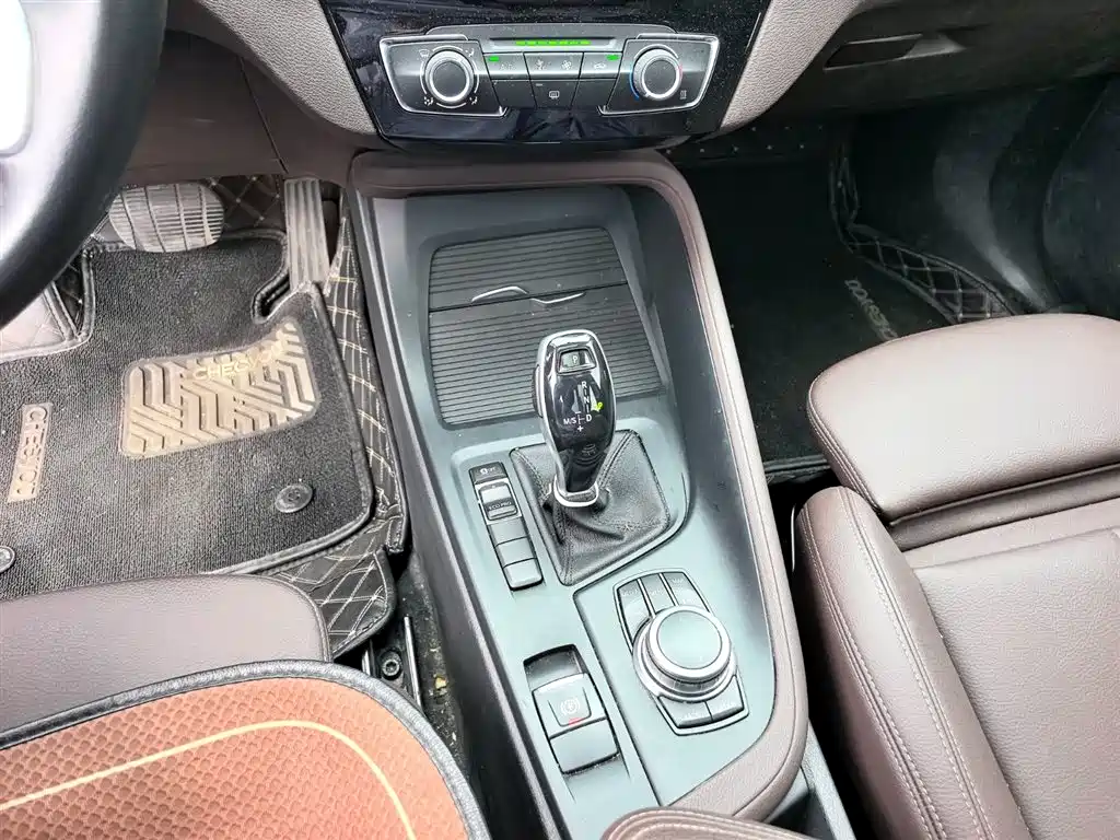 BMW X1 2021 sDrive20Li Fashion фото 14