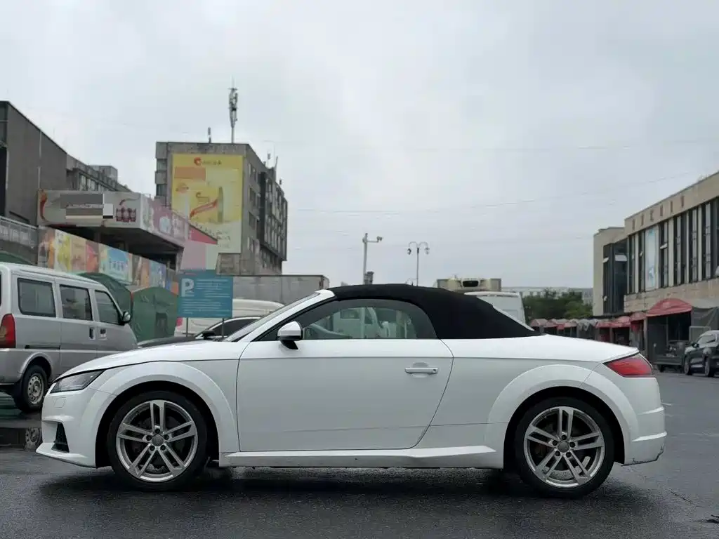Photo 8 - Audi TT