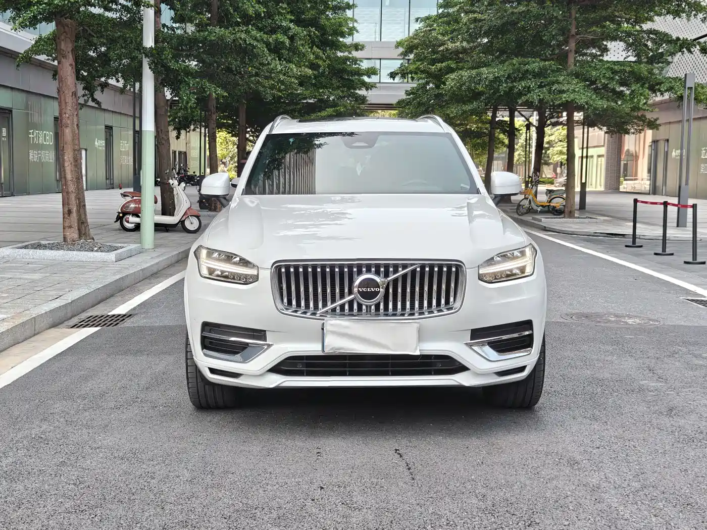 VOLVO XC90