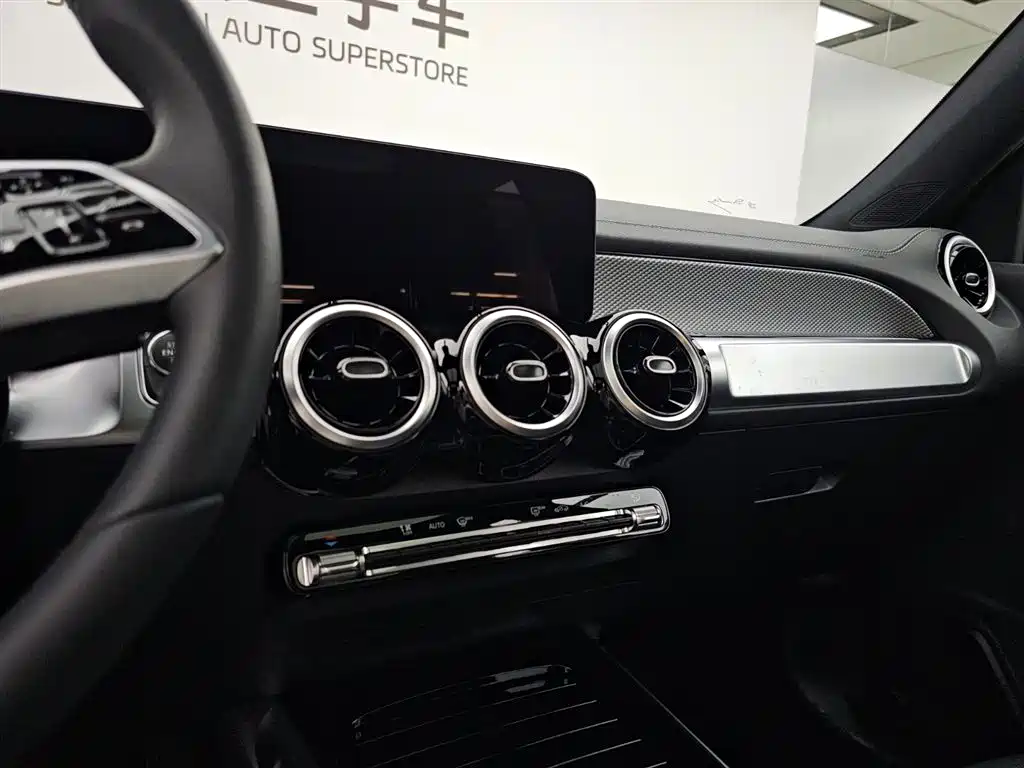 Mercedes-Benz GLB 2024 Facelift GLB 200 Dynamic фото 11