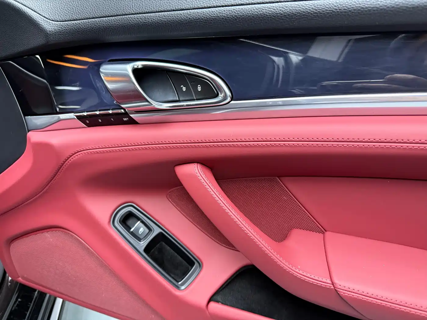 Porsche Panamera 2014 Panamera 3.0T фото 12