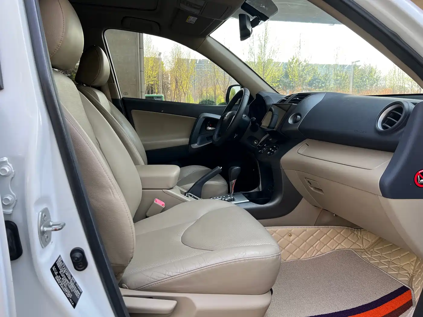 Toyota RAV4 Rongfang 2012 Styling Edition 2.4L Automatic 4WD Luxury фото 13