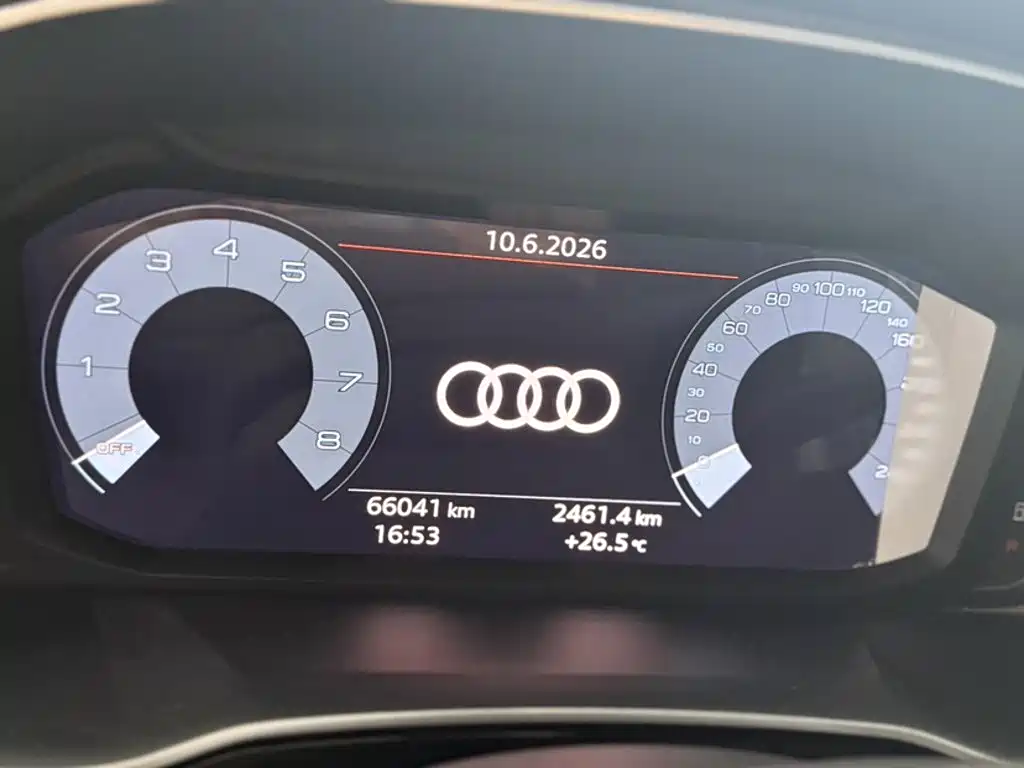 AUDI Q3