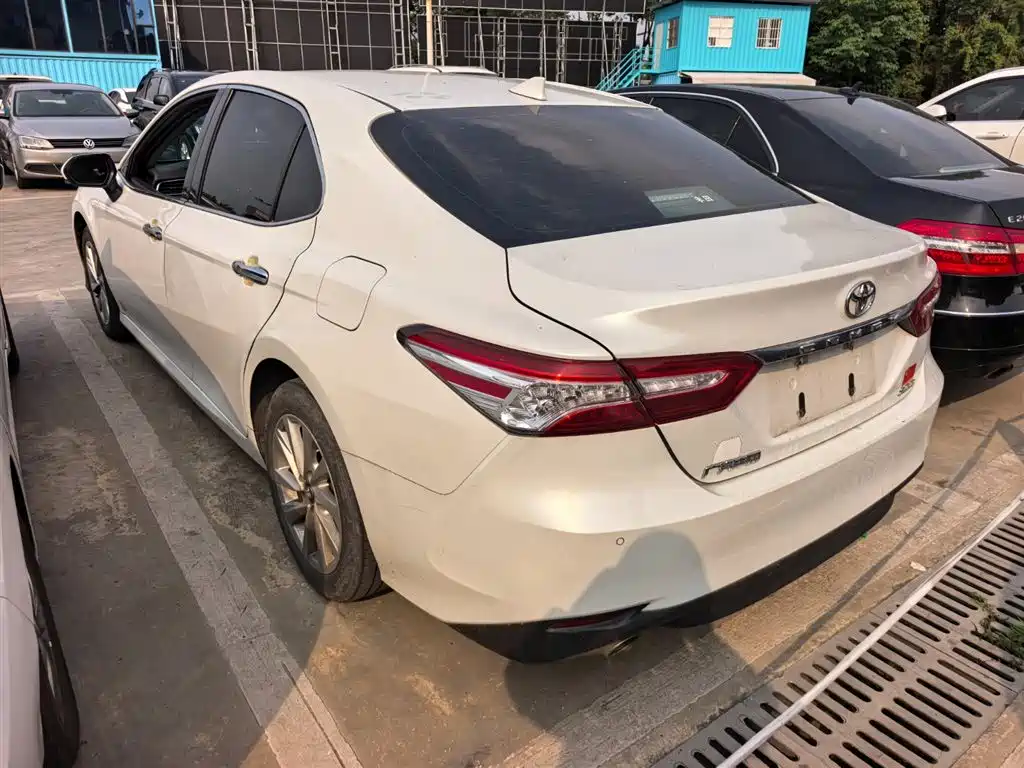 Toyota Camry 2021 2.0G Luxury Edition фото 4