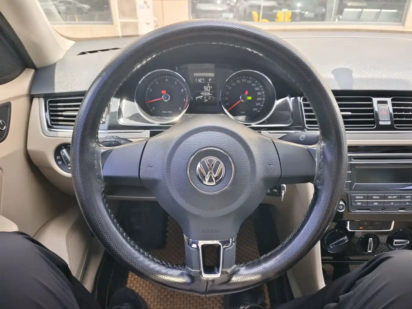 Volkswagen Bora 2014 1.6L Automatic Comfort Edition фото 9