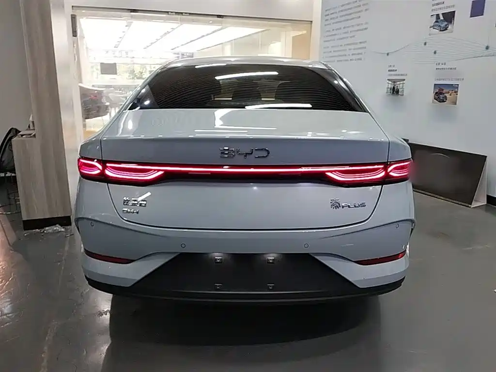 BYD Qin PLUS 2025 DM-i Smart Drive 55KM Leader фото 6