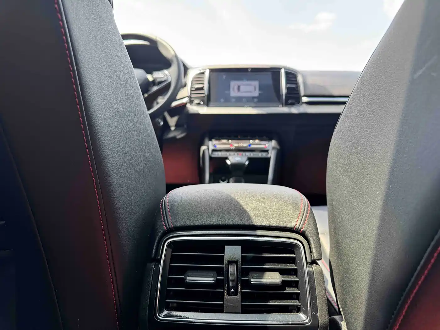 Škoda Karoq 2023 TSI280 Premium Edition фото 18