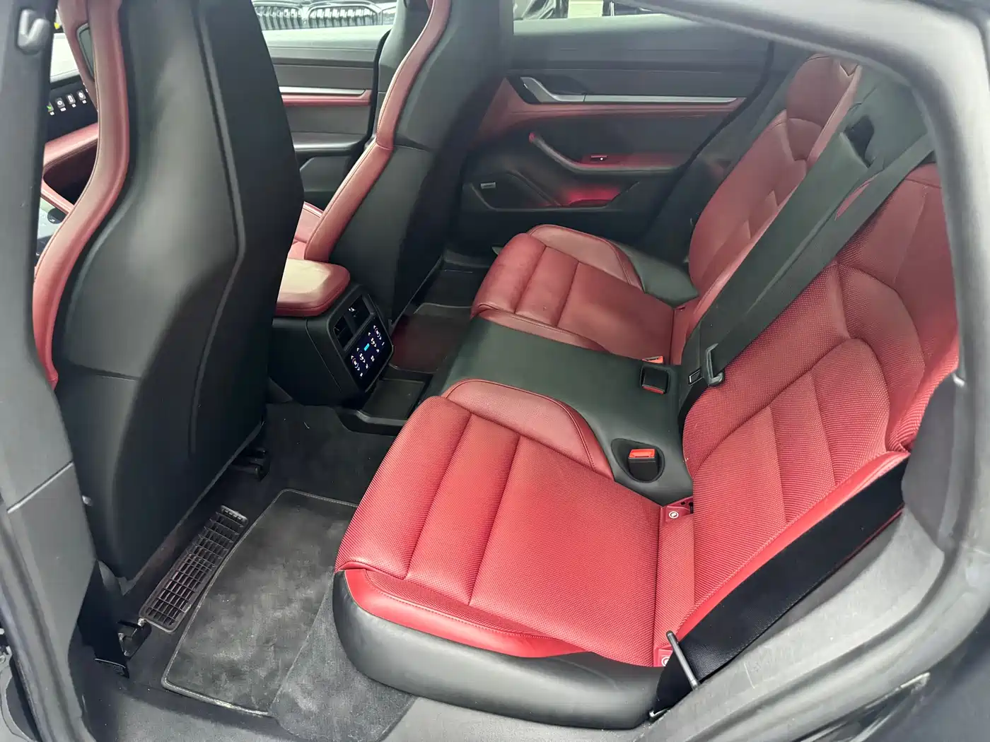 Porsche Taycan 2019 Taycan 4S фото 7
