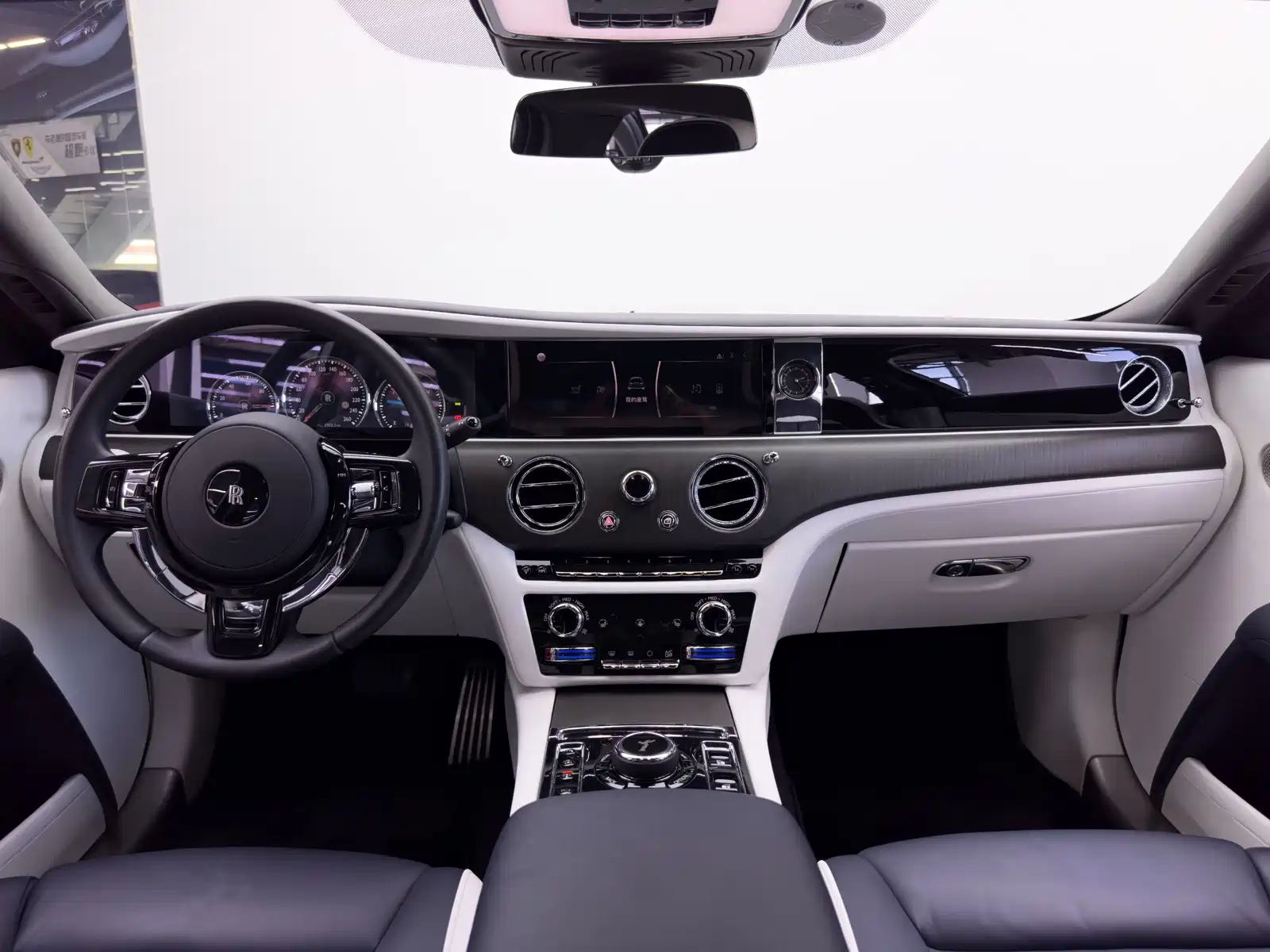 Фото 26 - Rolls-Royce Ghost