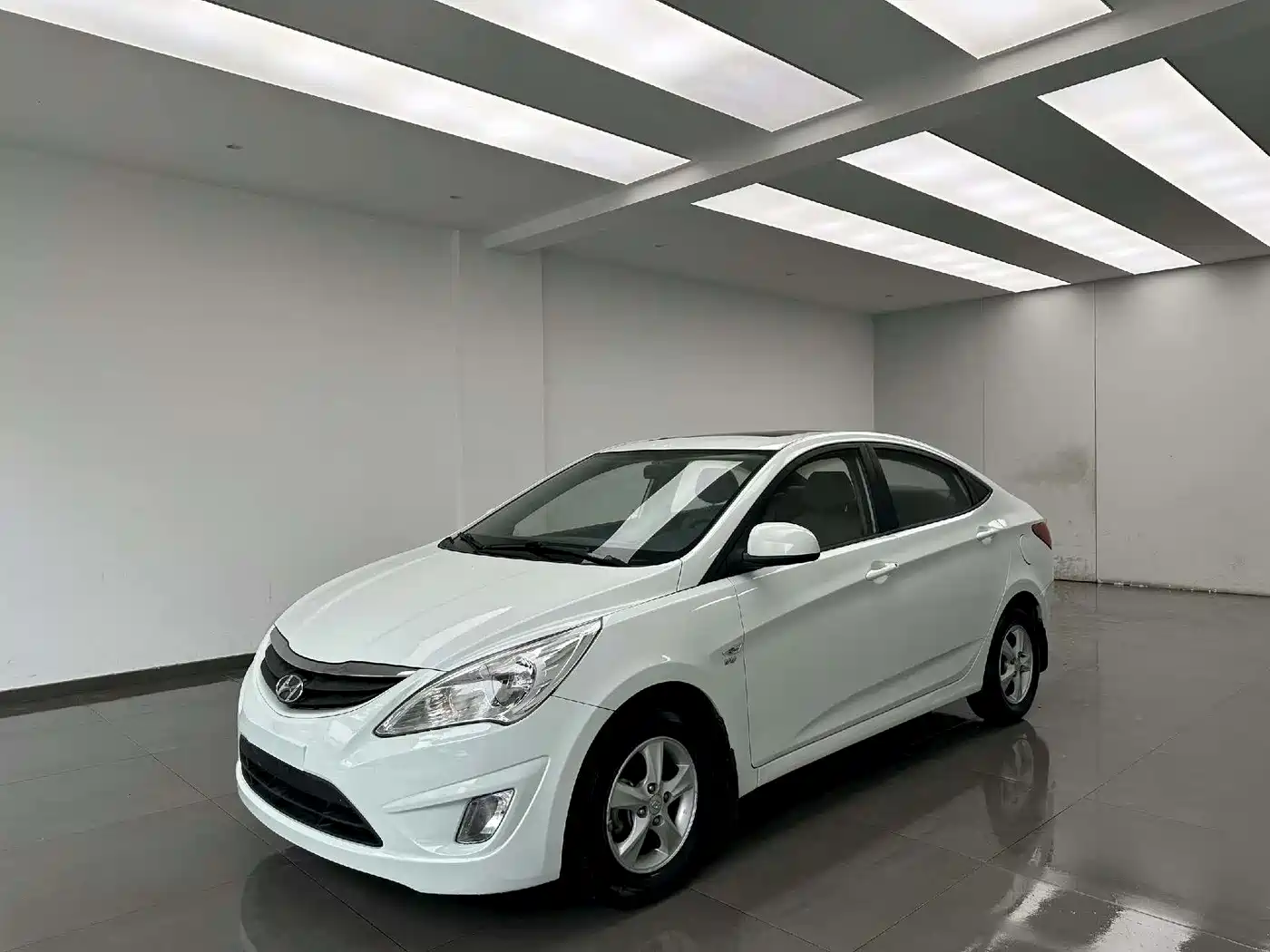 Hyundai Verna 2010 Sedan 1.4L Automatic Fashion GT