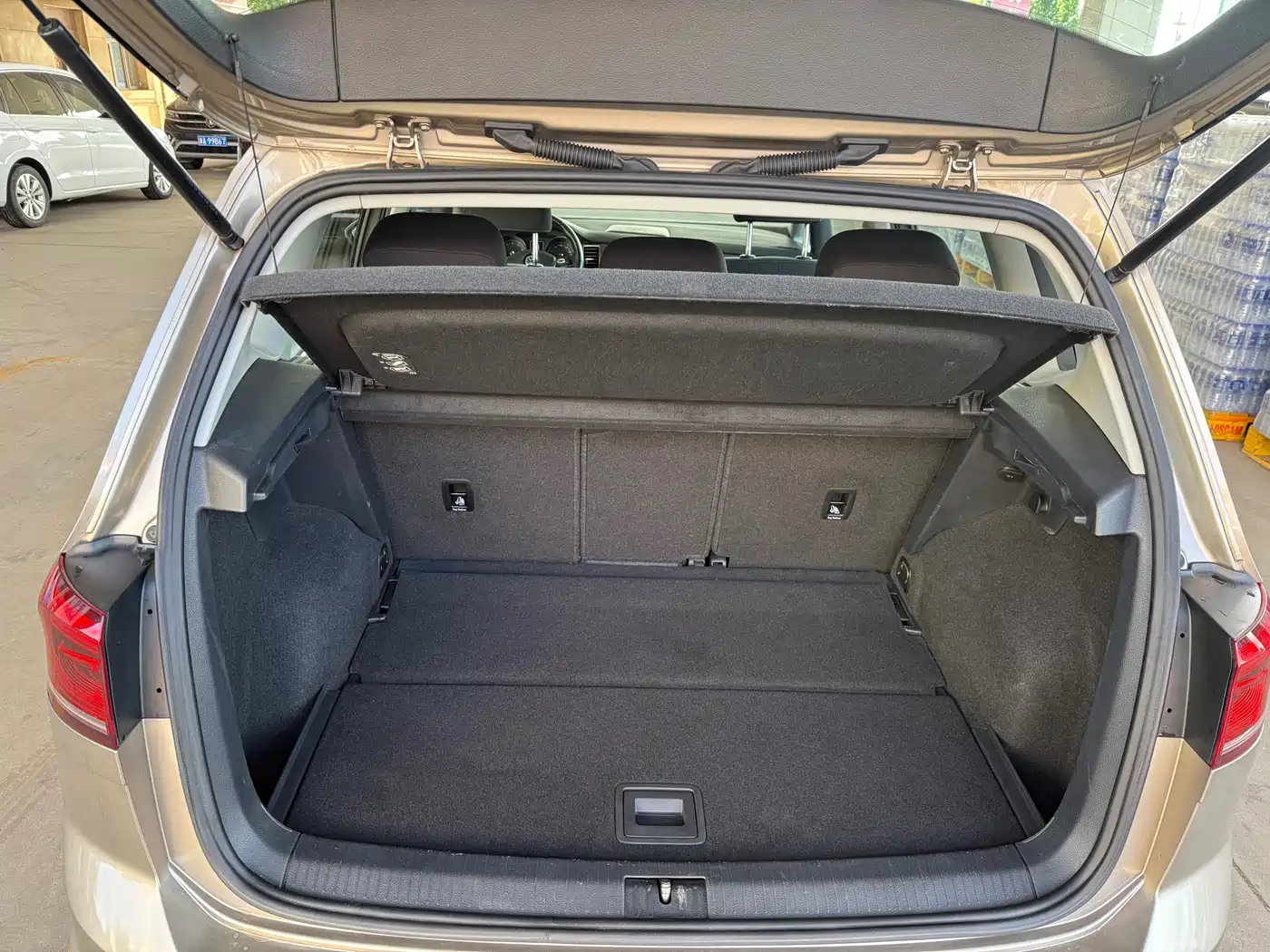Volkswagen Golf Sportsvan 2016 230TSI Automatic Progressive фото 15