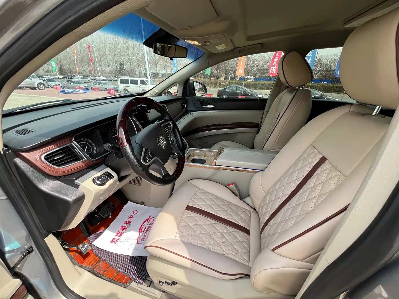 Buick GL8 2018 28T Comfort China VI фото 7