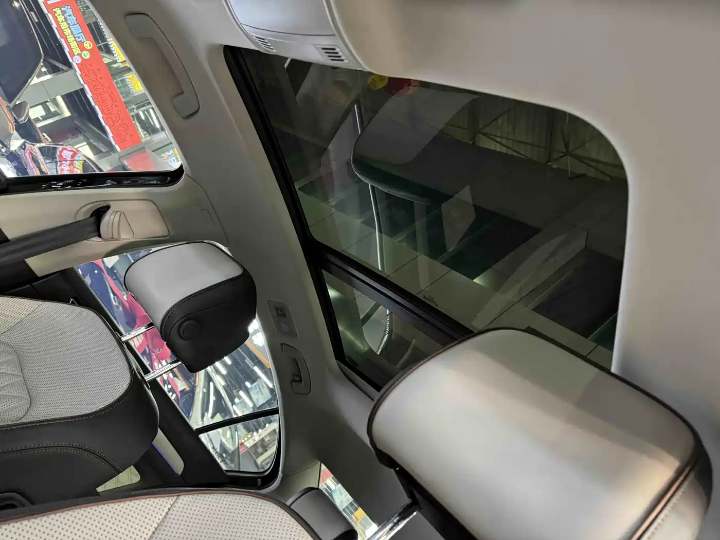 Volkswagen Magotan 2023 Model 2 Million Commemorative Edition 330TSI DSG Luxury фото 12