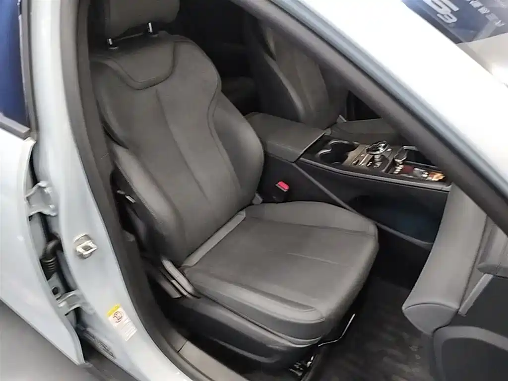 BYD Qin PLUS 2025 DM-i Smart Drive 55KM Leader фото 25