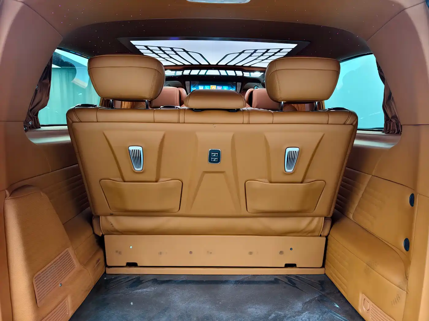 Mercedes-Benz Vito 2023 2.0T Elite 7-Seater фото 24