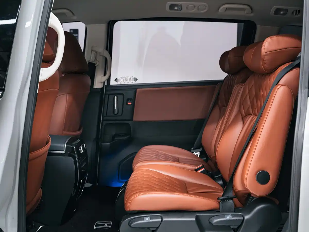 Honda Odyssey 2022 2.0L e:HEV Sharp·Enjoyment Edition фото 10