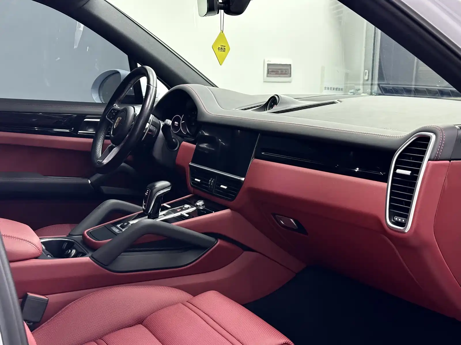 Фото 14 - Porsche Cayenne
