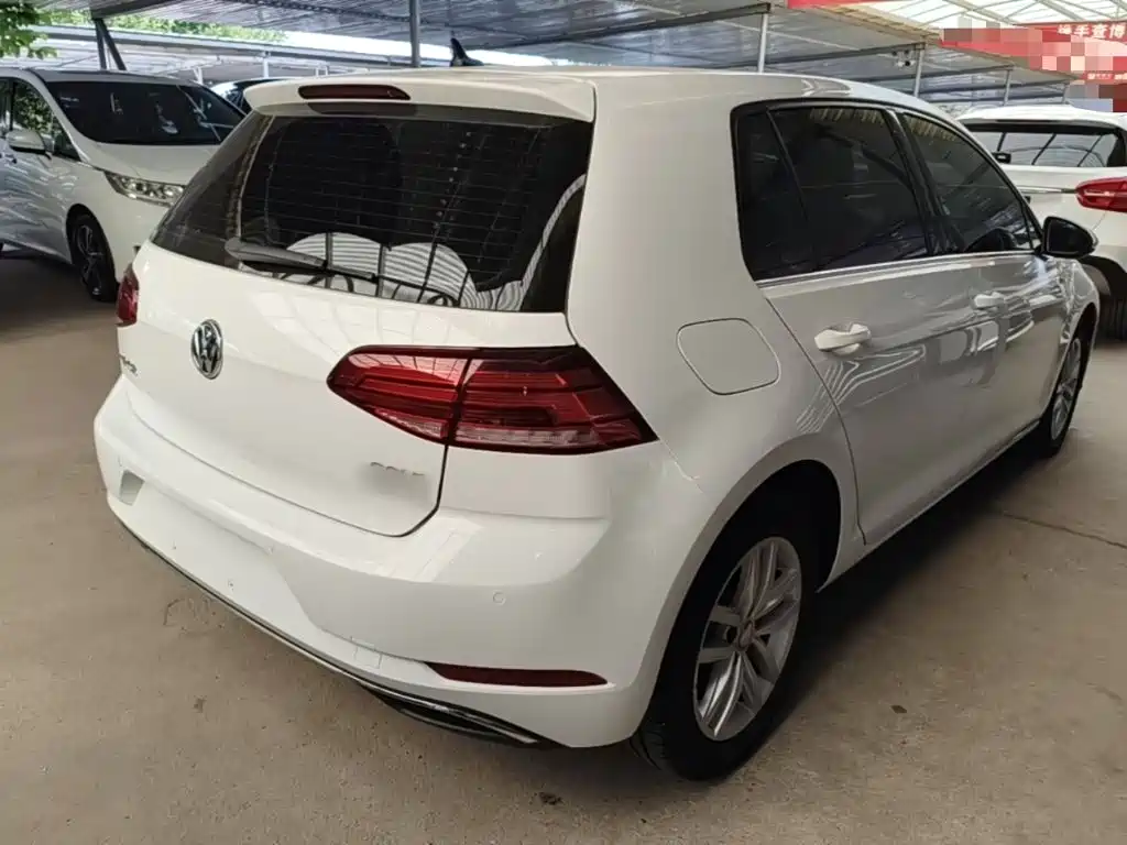 Фото 7 - Volkswagen Golf