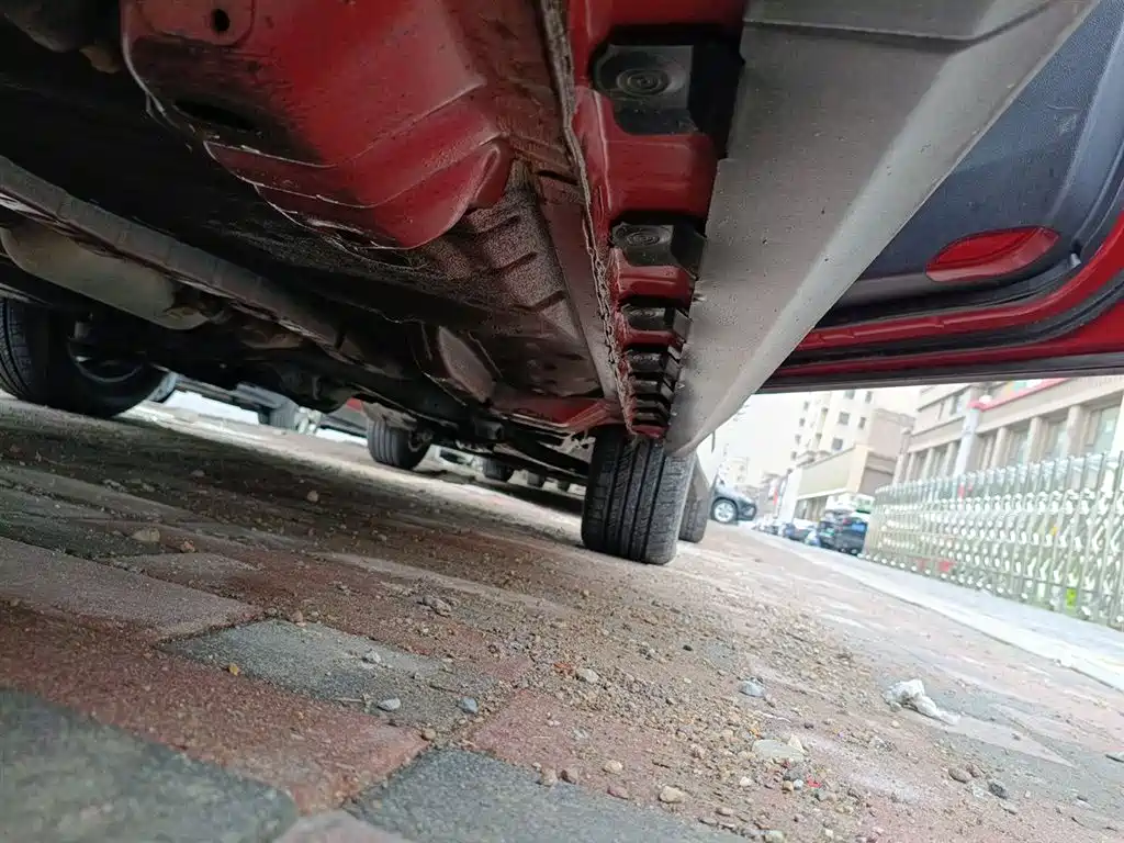 Haval H1 2015 1.5L AMT Urban фото 17