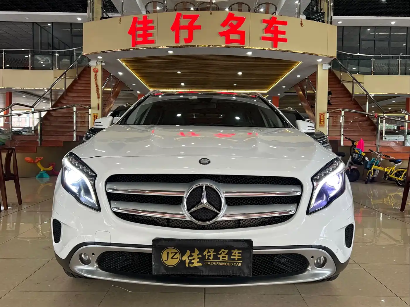 Mercedes-Benz GLA 2015 GLA 220 4MATIC Fashion Edition фото 2