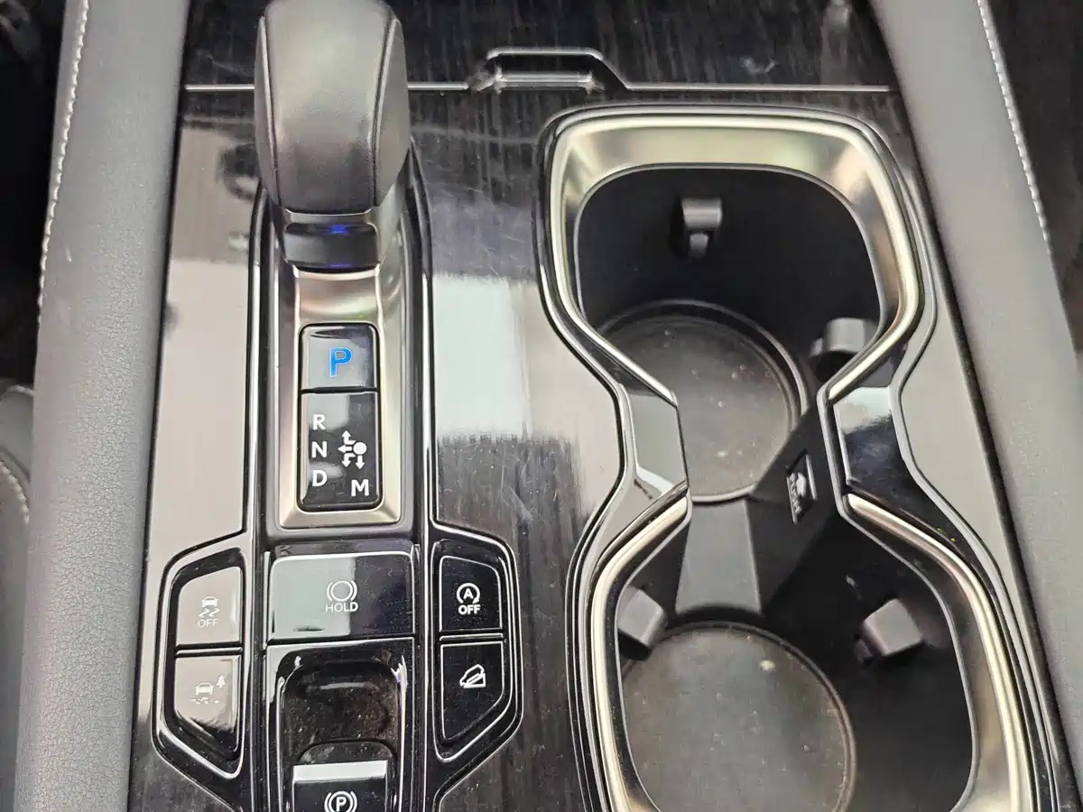 Фото 22 - Lexus RX
