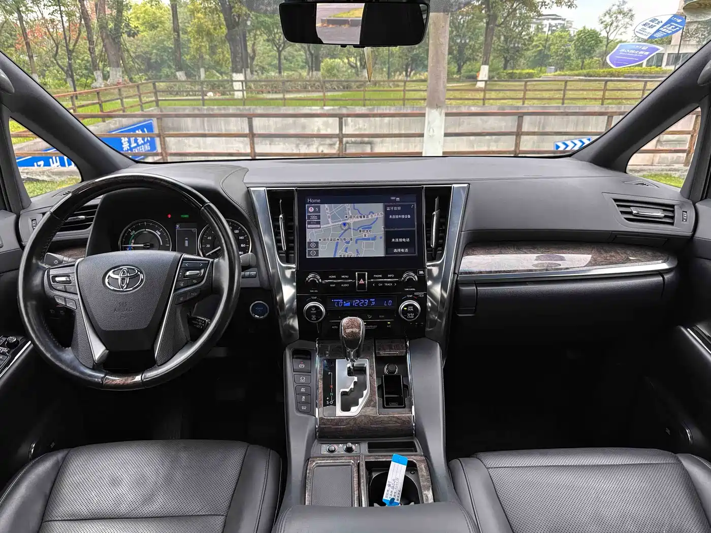 Toyota Alphard 2020 Hybrid 2.5L Premium Edition фото 21