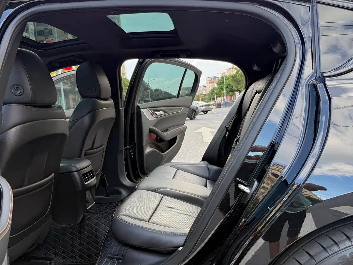 Cadillac CT5 2023 28T Platinum Style фото 24
