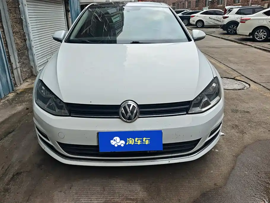Volkswagen Golf 2015 1.6L Automatic Comfort фото 2