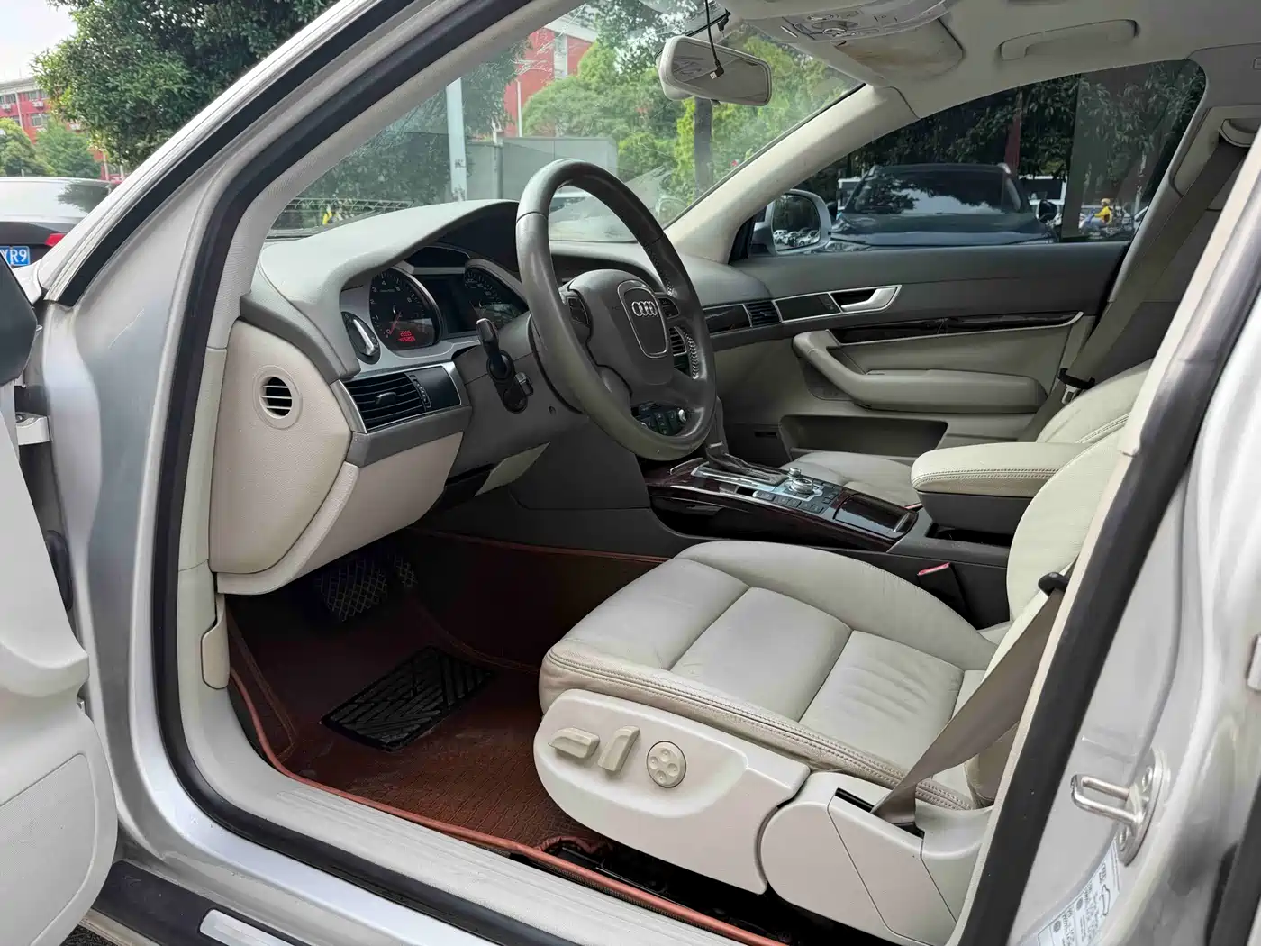 Audi A6L 2010 2.4L Luxury фото 8