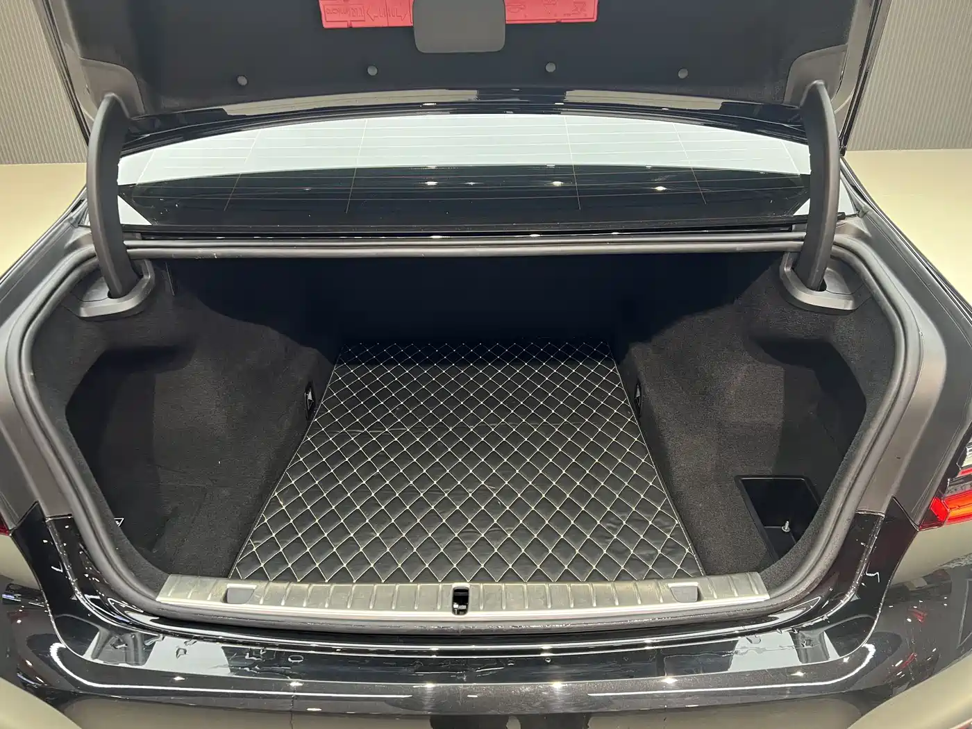 BMW 7 Series 2019 740Li Premium Luxury Package фото 17