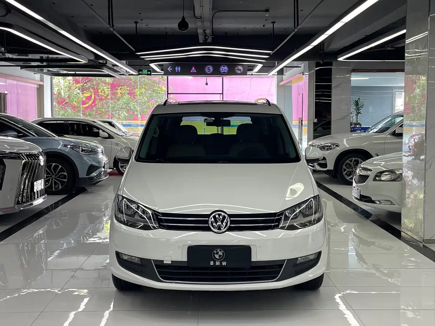 Volkswagen Sharan 2013 1.8TSI Standard фото 2