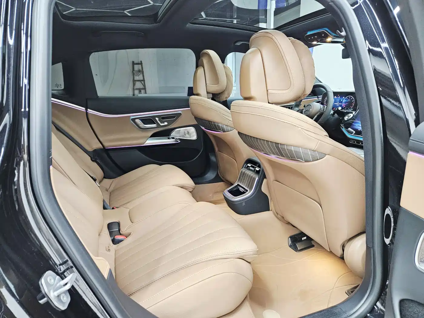 Mercedes-Benz E-Class 2025 E 300 L Luxury фото 9