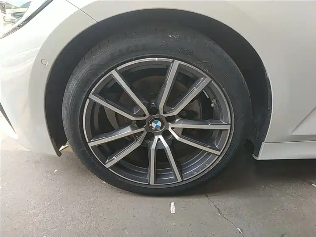BMW 3 Series 2021 325Li M Sport Package фото 23
