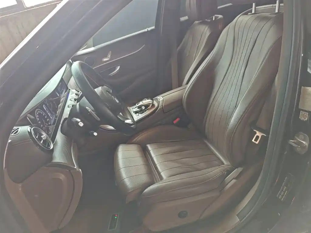 Mercedes-Benz E-Class 2018 Facelift E 200 L фото 15