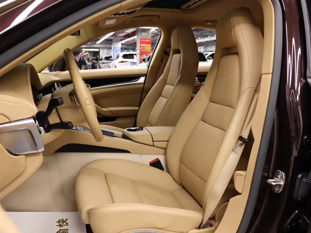 Porsche Panamera 2014 Panamera 4 3.0T фото 11