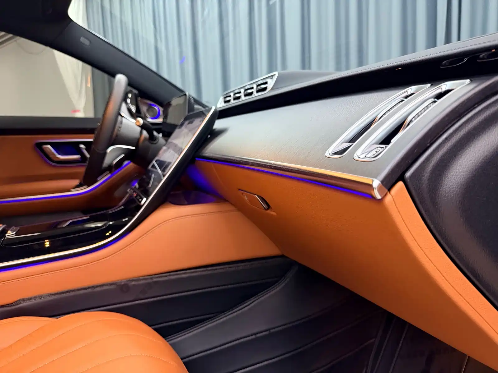 Photo 25 - Mercedes-Benz S-Class