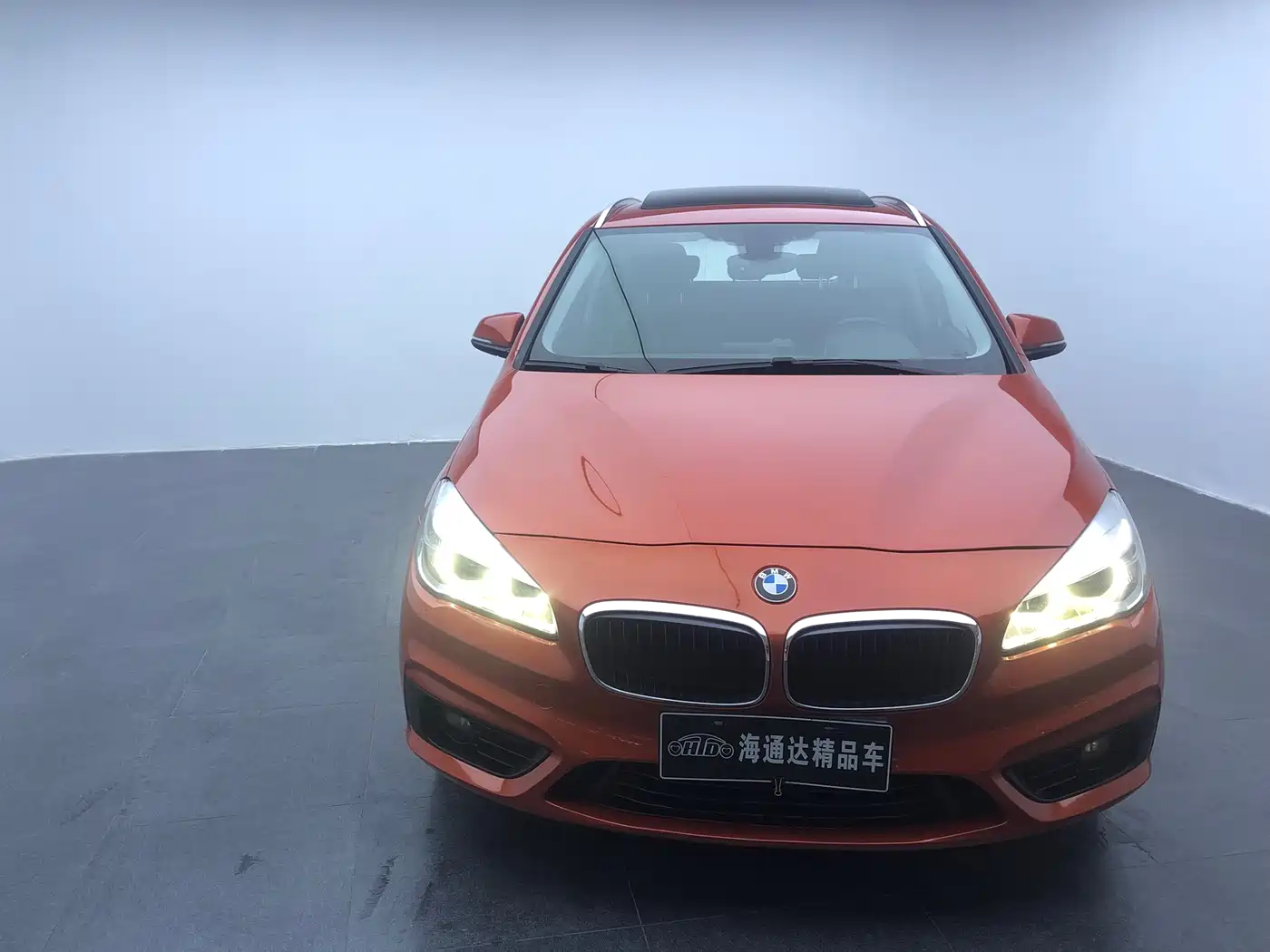 BMW 2 Series Touring 2016 220i Leading Model фото 2