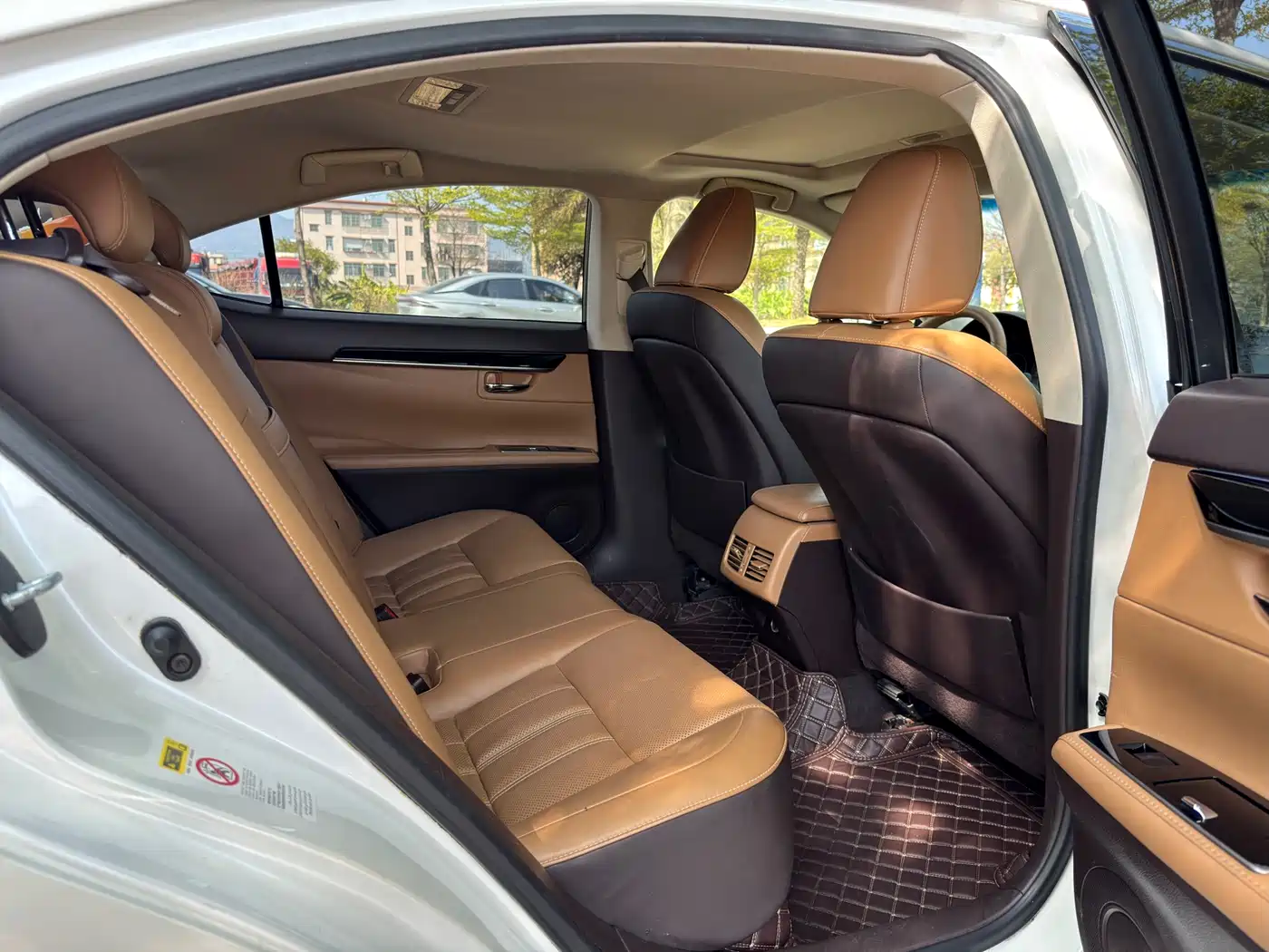 Lexus ES 2015 200 Elite Edition фото 10
