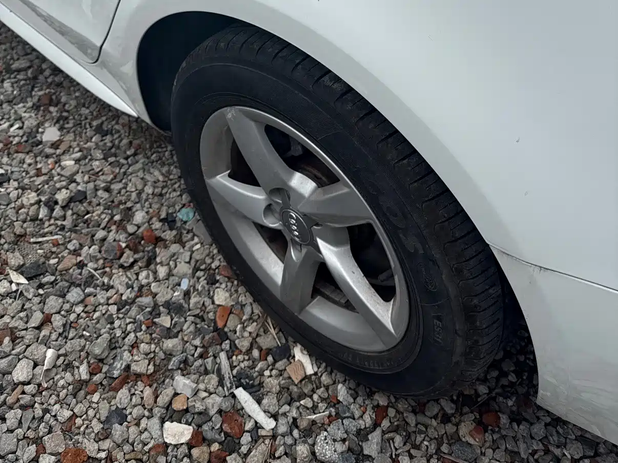 Photo 8 - Audi A4L