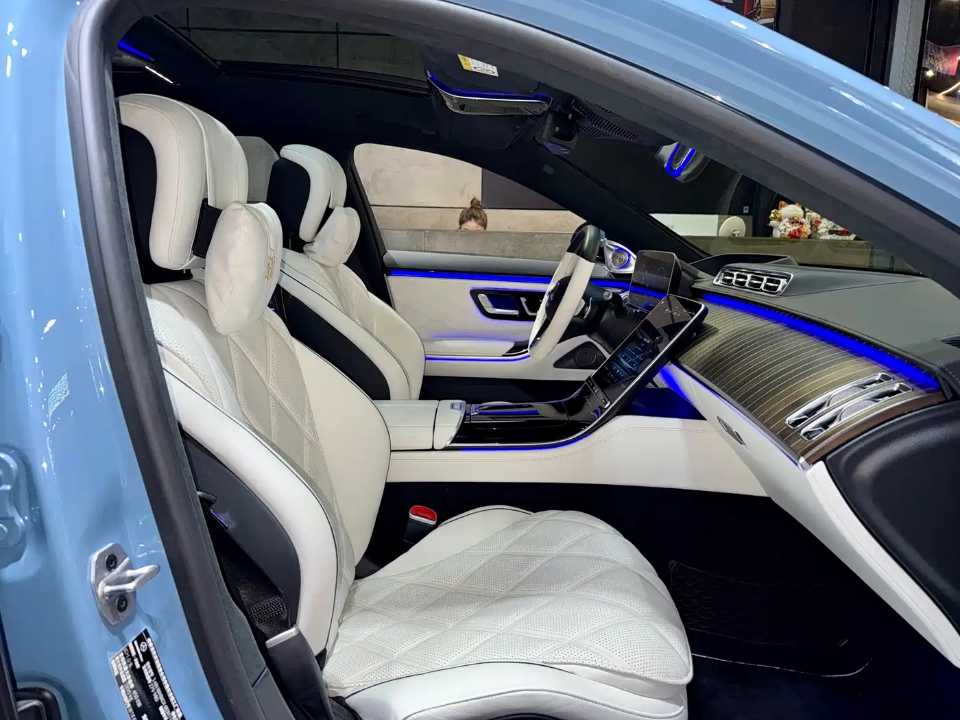 Mercedes-Benz Maybach S-Class 2022 S 680 4MATIC Craftsmanship Limited Launch Edition фото 22
