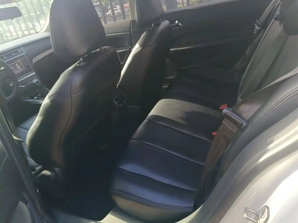 Peugeot 408 2016 1.6T Automatic Luxury Edition фото 17