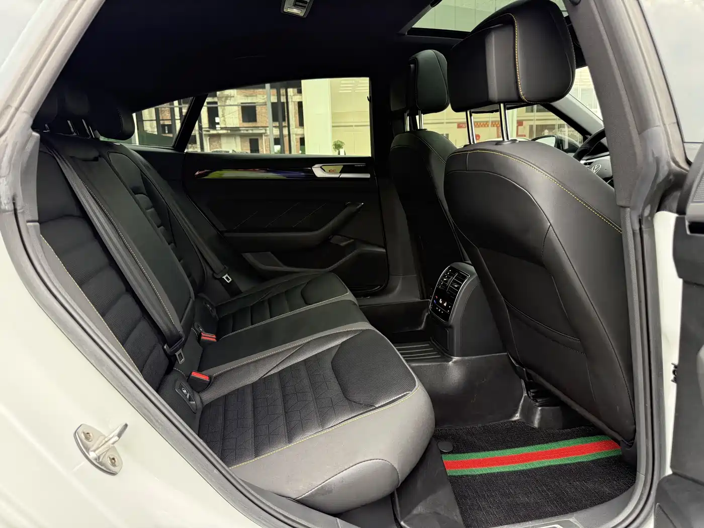 Volkswagen FAW-Volkswagen CC 2023 380TSI Eye-catching Edition фото 10