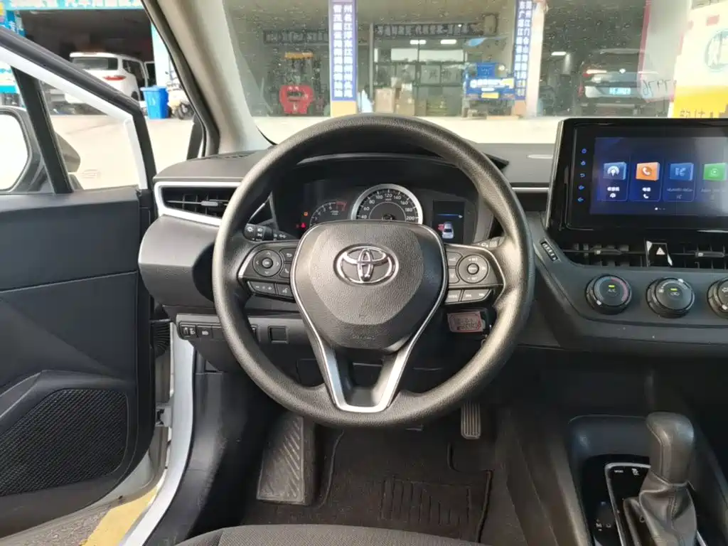 Photo 11 - Toyota Corolla