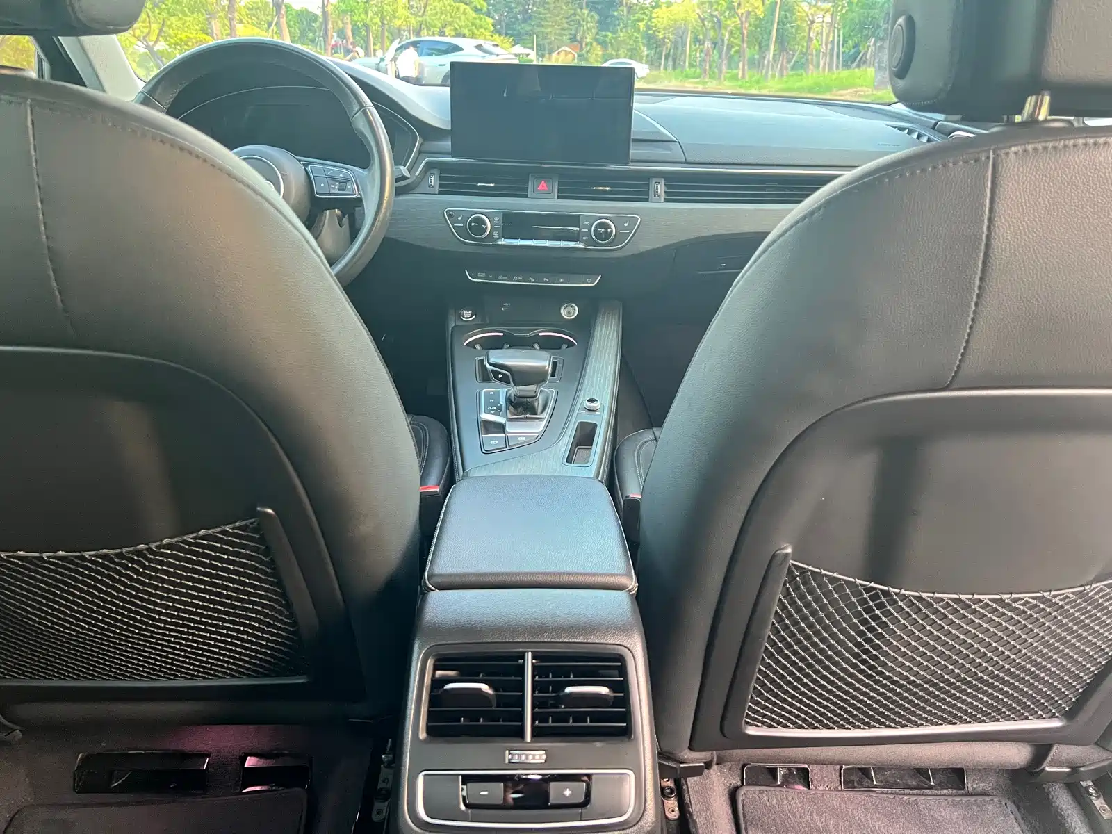Фото 14 - Audi A4L