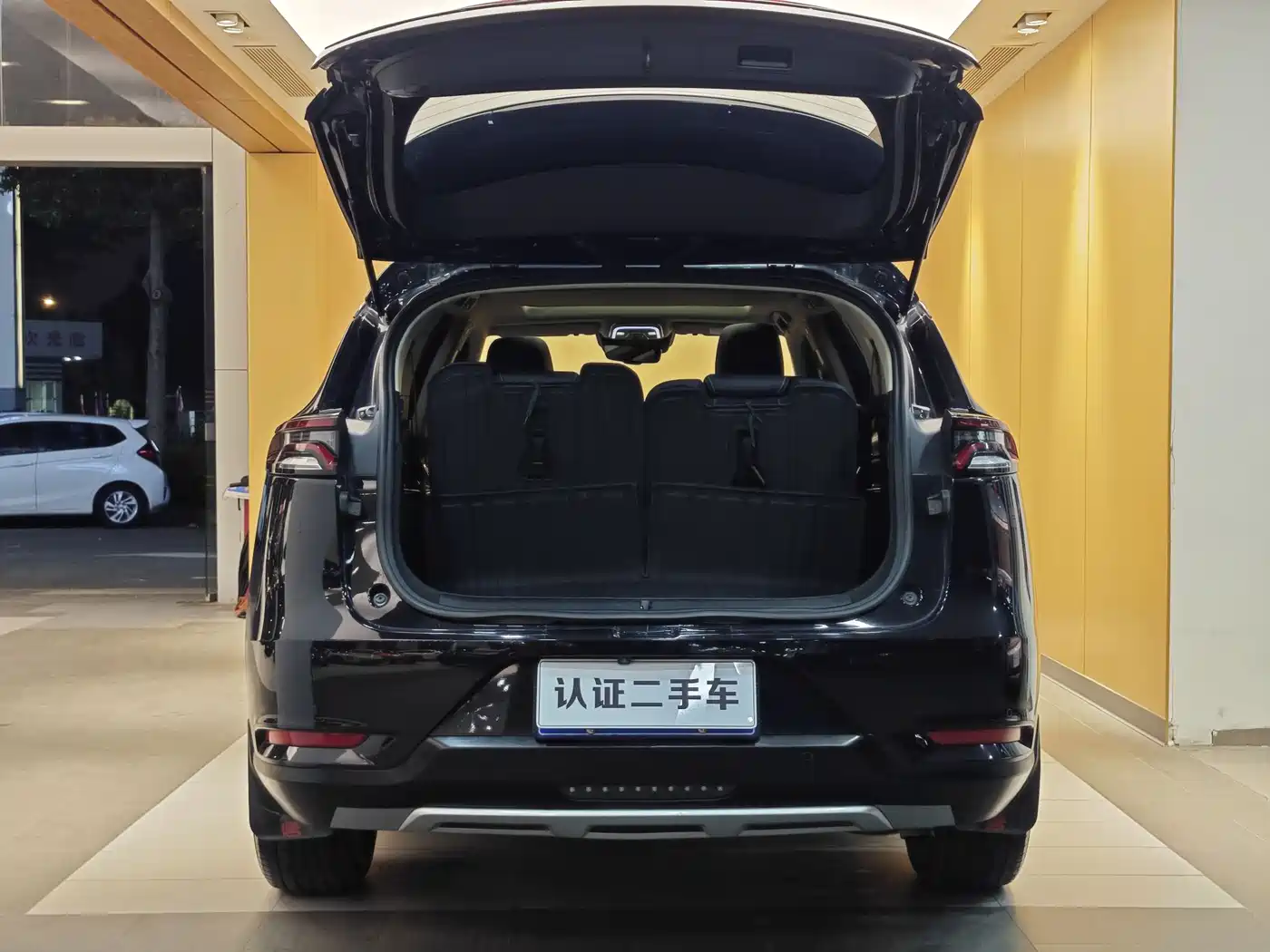 BYD Tang 2019 2.0T Automatic Smart Connect Delight 7-seater China VI фото 28