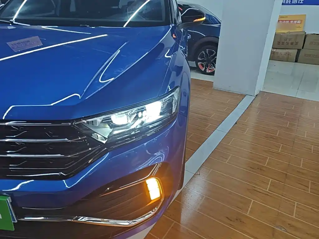 Фото 24 - Volkswagen T-ROC