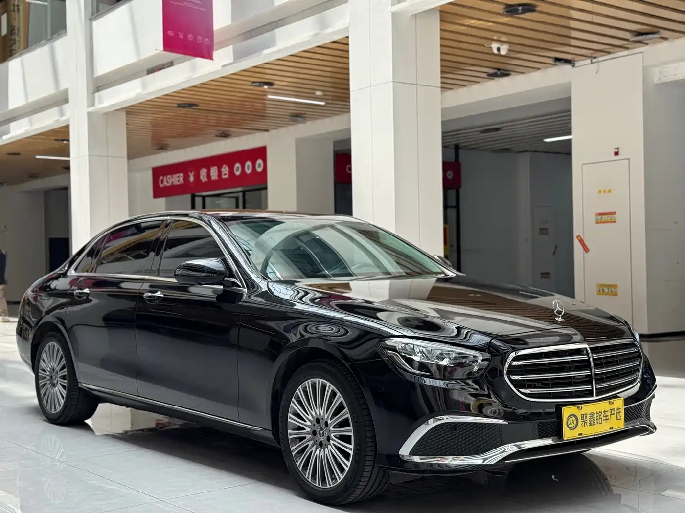 Mercedes-Benz E-Class 2023 E 300 L Fashion фото 3