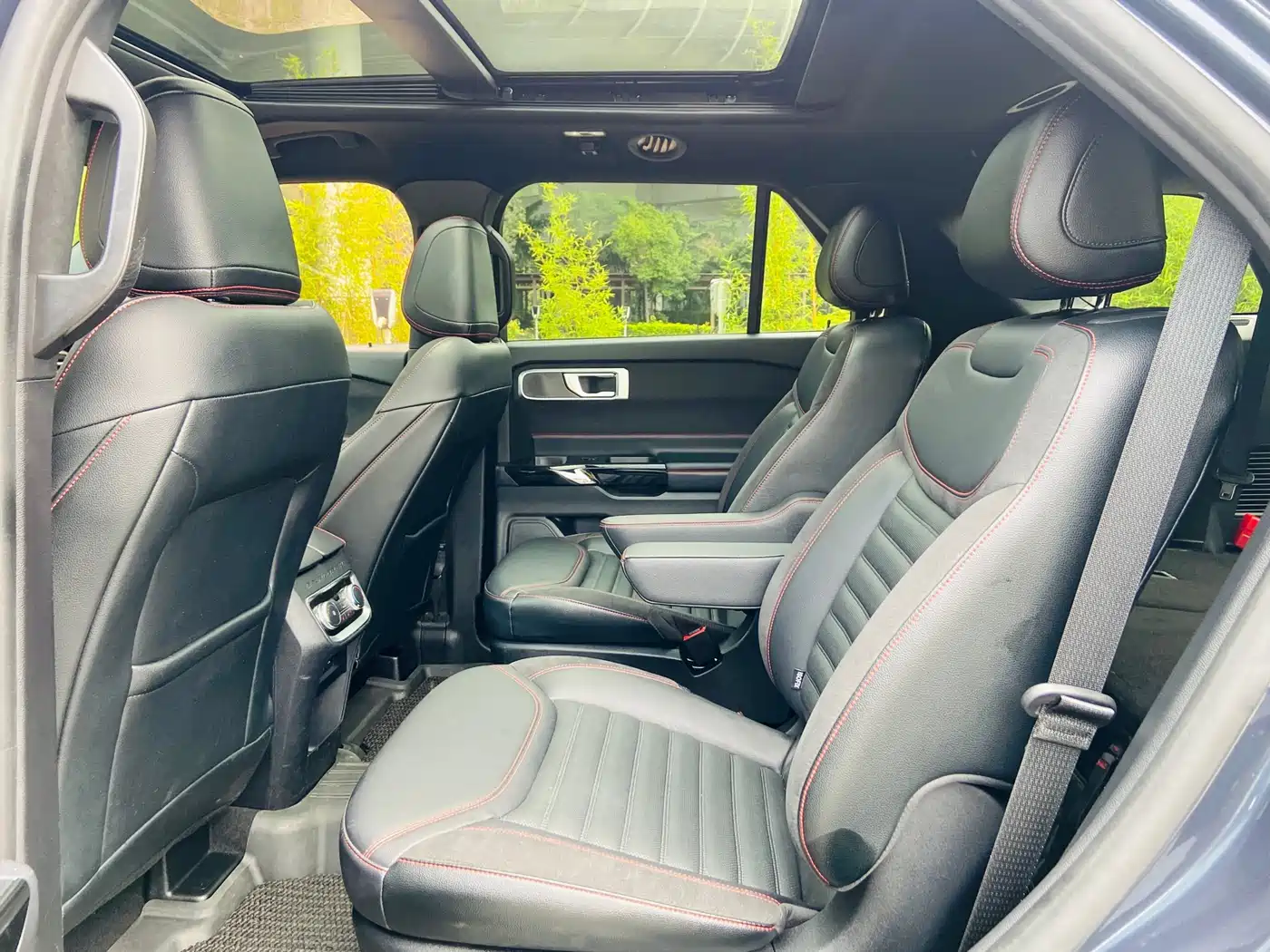 Ford Explorer 2023 EcoBoost 285 AWD ST-LINE 6-Seater фото 11